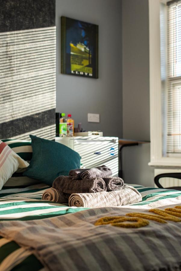 Heart Of Maidstone - Premium Double Rooms With Free Wi-Fi Exterior photo