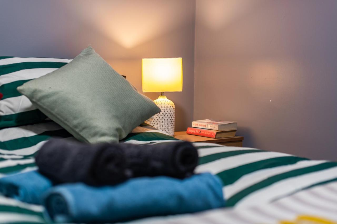 Heart Of Maidstone - Premium Double Rooms With Free Wi-Fi Exterior photo
